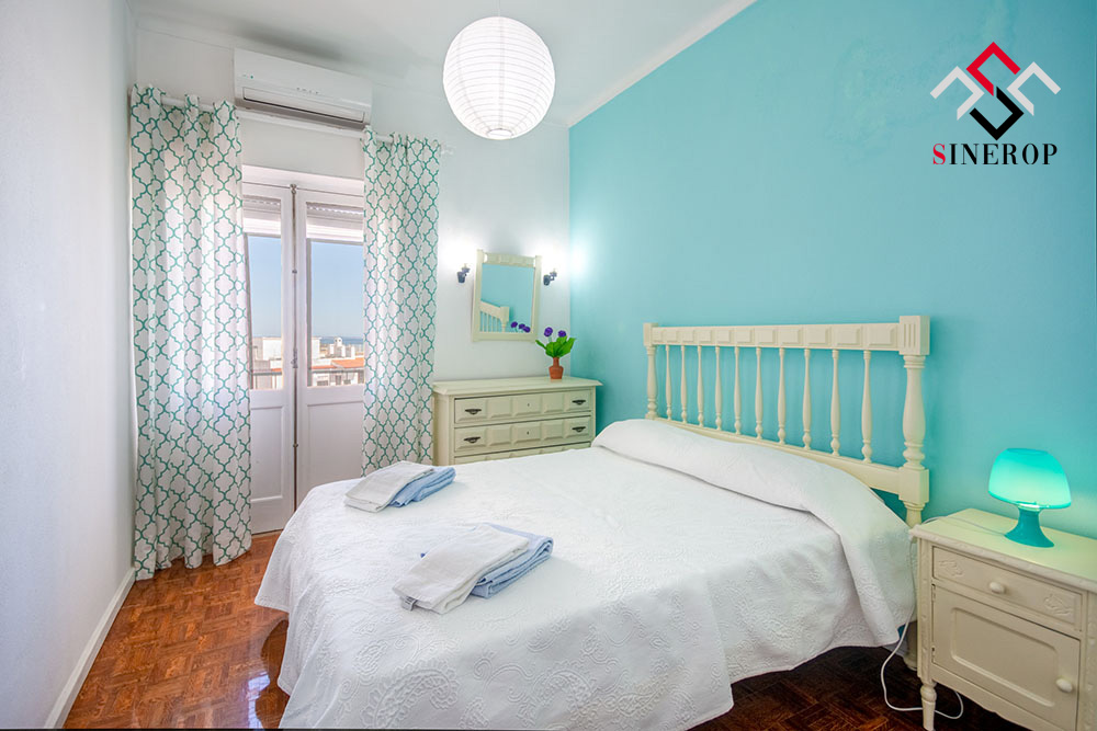 Comfortable 3 bedroom apartment fully equipped with 3 bedrooms, living room, kitchen and 2 bathrooms, one with a bathtub and the other with a shower tray.Tenis Apartment - T3 apartment nearby Ocean
